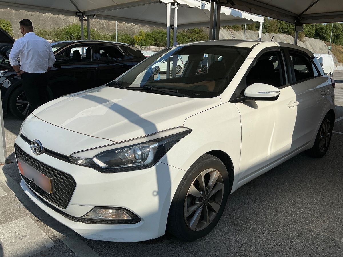 Hyundai i20 2017 — photo 1