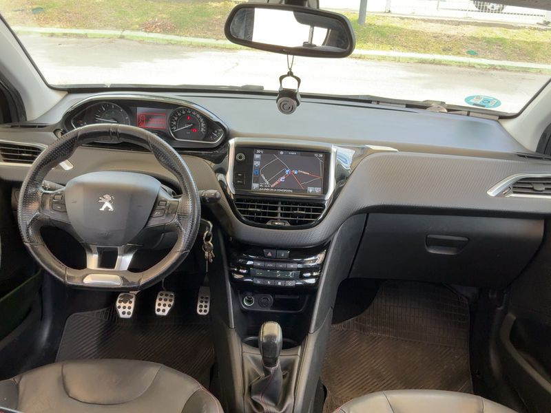 Peugeot 208 1.6 Blue-HDi GT Line 2016 – снимка 17