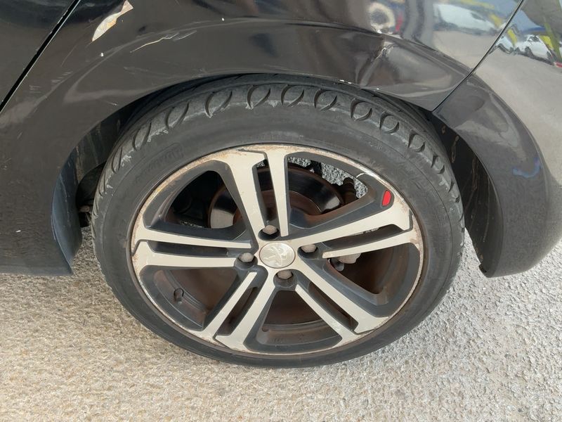 Peugeot 208 1.6 Blue-HDi GT Line 2016 – снимка 5