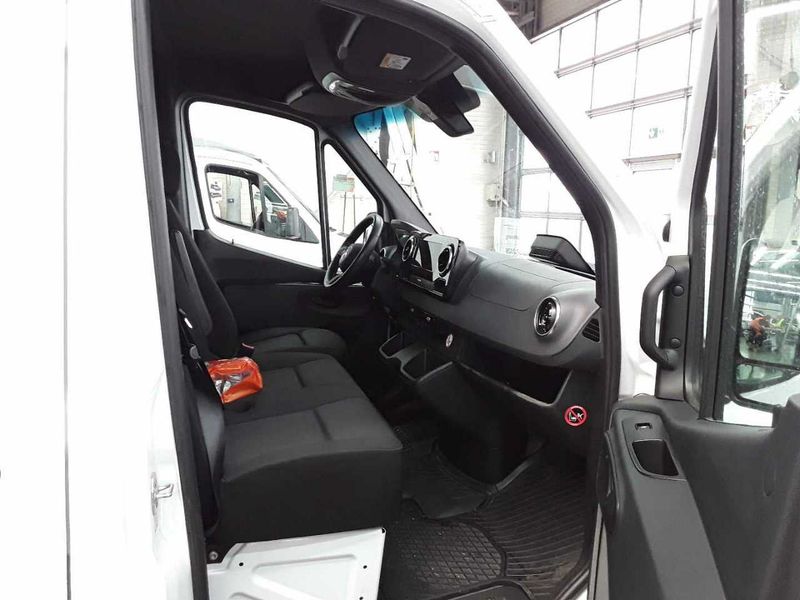 Mercedes-Benz Sprinter 317 CDI RWD PRO L2 — zdjęcie 6