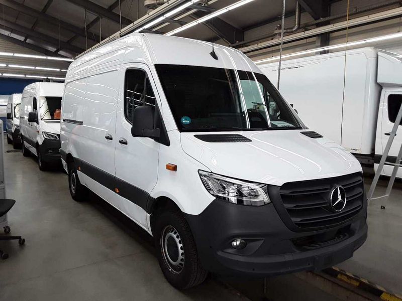 Mercedes-Benz Sprinter 317 CDI RWD PRO L2 — zdjęcie 4