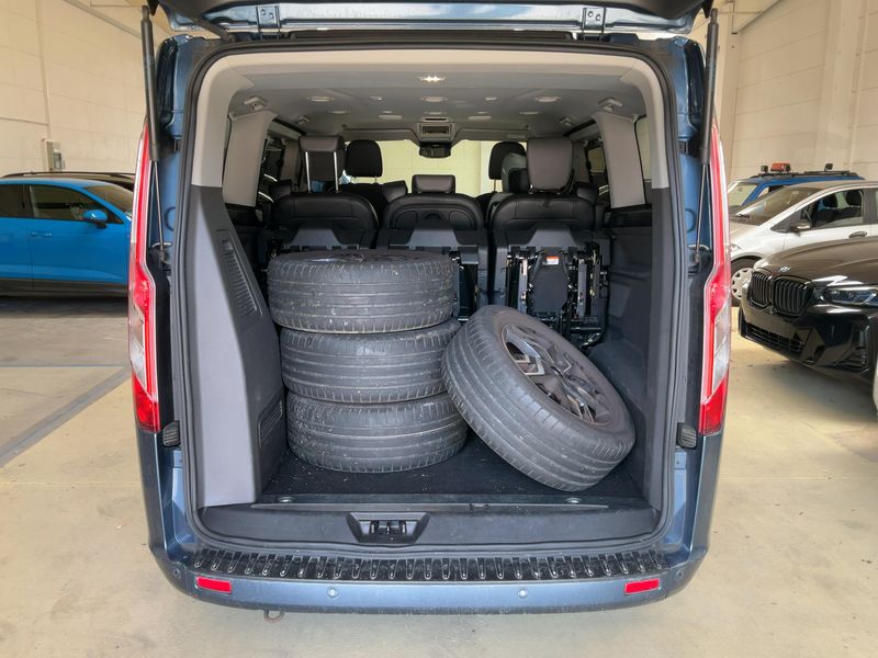 Ford Tourneo Custom 2.0 TDCi 320 L1 Tourneo Titanium X — zdjęcie 10