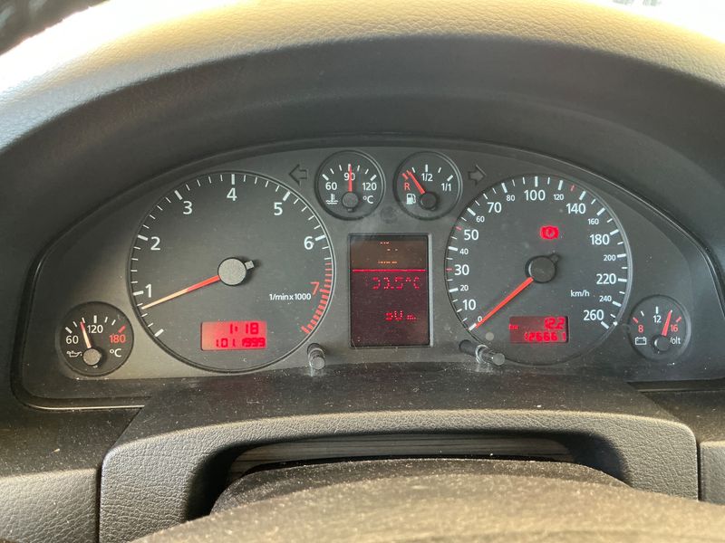 Audi A6 2.4 V6 — zdjęcie 4
