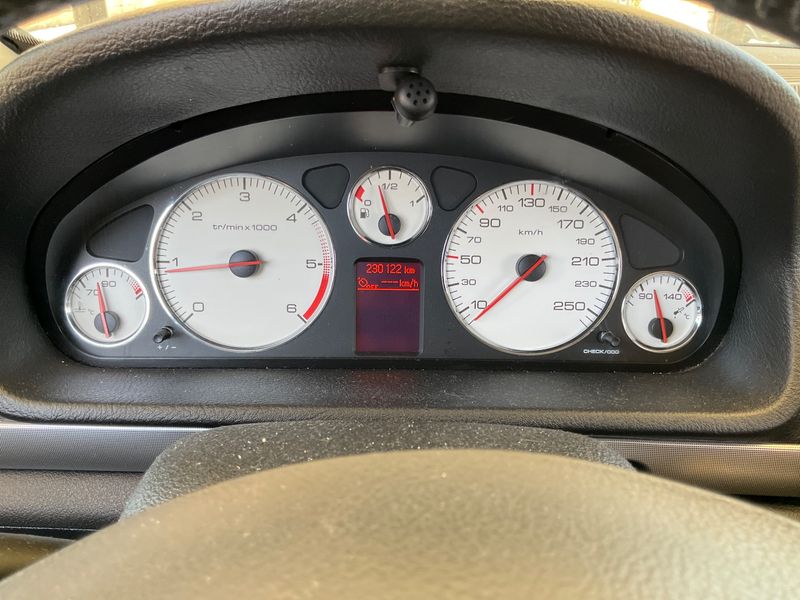 Peugeot 407 2.0 HDi Sport — zdjęcie 4
