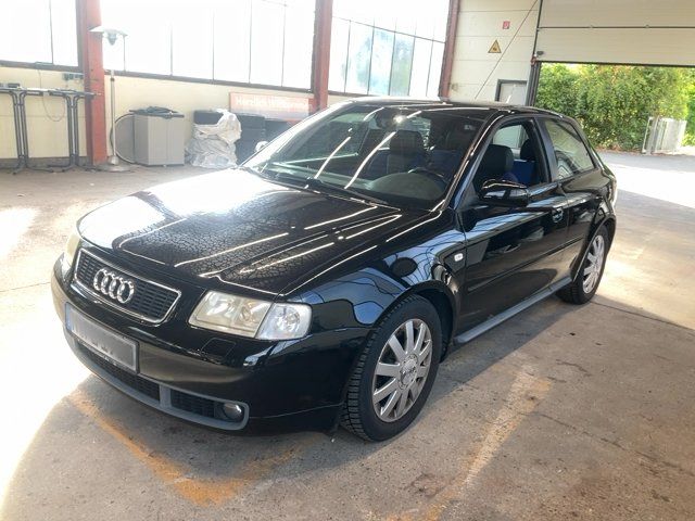 Audi S3 1.8 Turbo quattro — zdjęcie 1