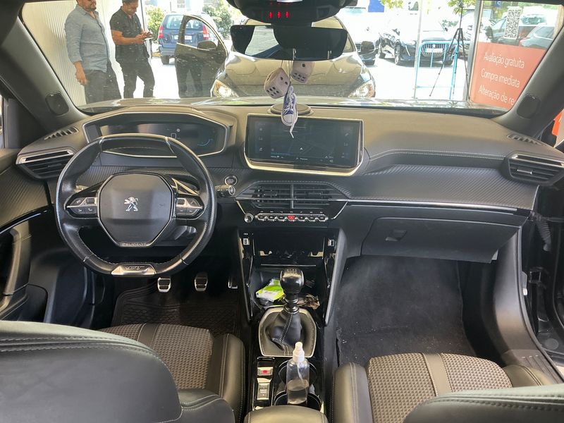 Peugeot 2008 1.2 PureTech GT — zdjęcie 12