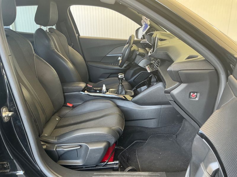 Peugeot 2008 1.2 PureTech GT — zdjęcie 11