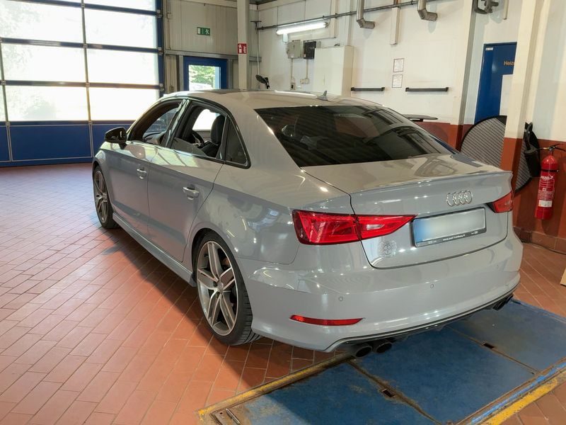 Audi S3 2.0 TFSI quattro — zdjęcie 3