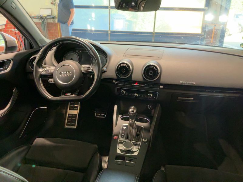 Audi S3 2.0 TFSI quattro — zdjęcie 12