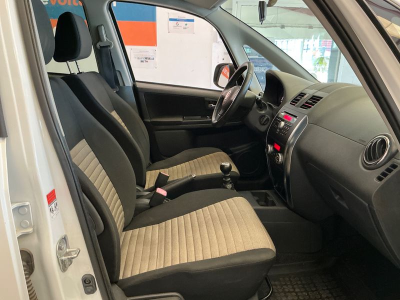 Fiat Sedici 2.0 JTDM Multijet Emotion 4x4 — zdjęcie 3