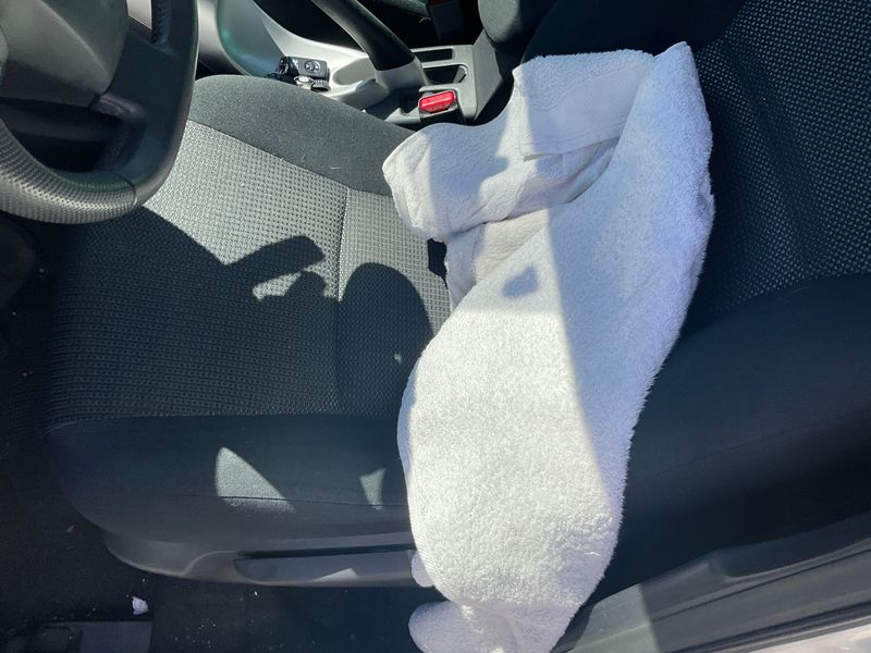 Toyota Auris 1.8 Hybrid Lounge 2012 – снимка 24
