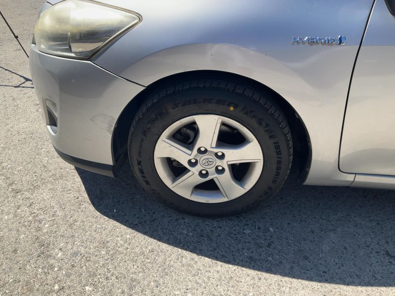 Toyota Auris 1.8 Hybrid Lounge 2012 – снимка 3