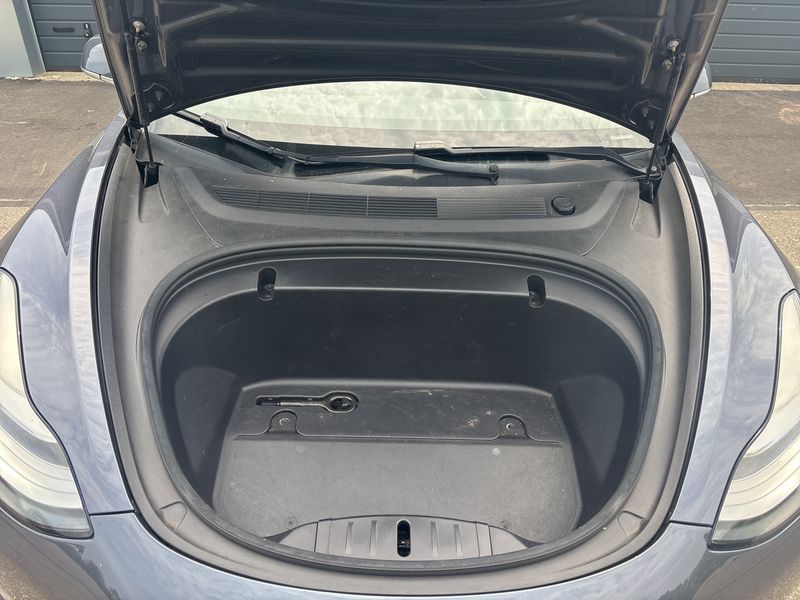 Tesla Model 3 Long Range Dual Long Range Dual AWD — zdjęcie 8