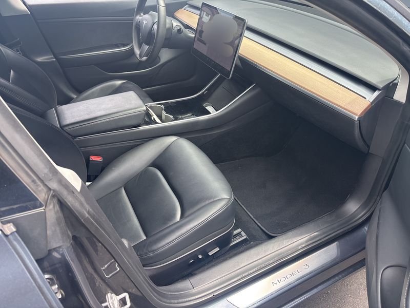 Tesla Model 3 Long Range Dual Long Range Dual AWD — zdjęcie 10