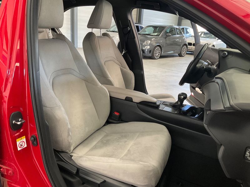 Lexus UX-Serie UX 250h Pack — zdjęcie 11