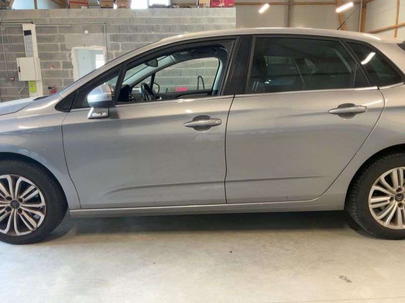 Citroen C4 1.6 Blue-HDi Millenium Business — zdjęcie 4