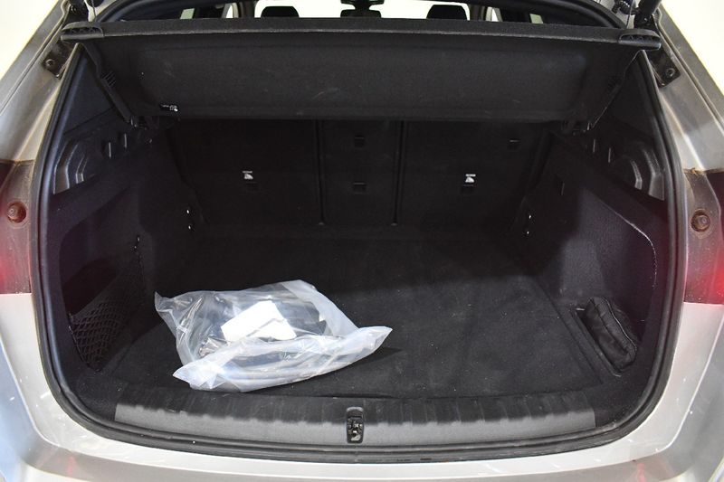 BMW iX1 eDrive 20 M Sport — zdjęcie 9