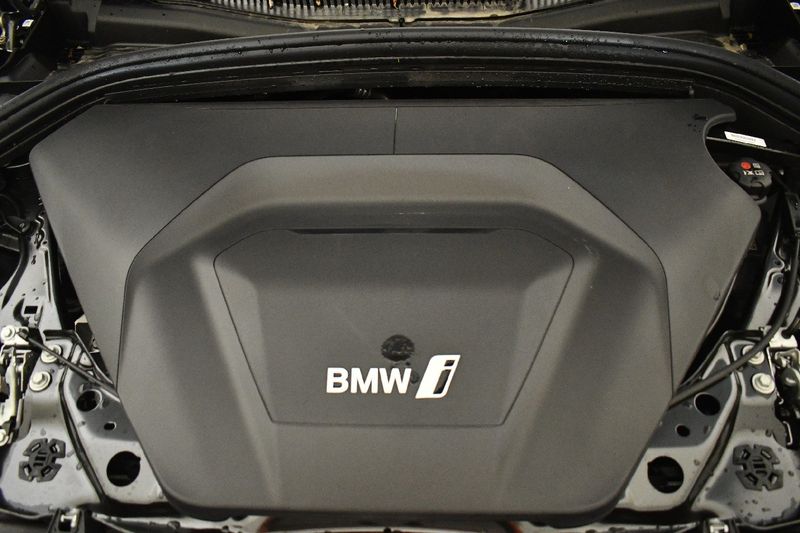 BMW iX1 eDrive 20 M Sport — zdjęcie 8