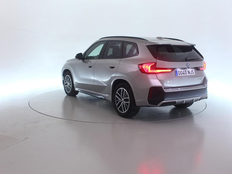 BMW iX1 eDrive 20 M Sport — zdjęcie 6