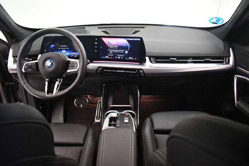 BMW iX1 eDrive 20 M Sport — zdjęcie 11
