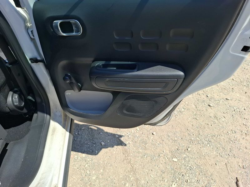 Citroen C3 1.5 Blue-HDi Société Feel Nav 2021 – снимка 33