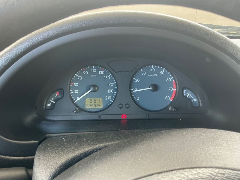 Citroen Saxo 1.1 Exclusive — zdjęcie 4