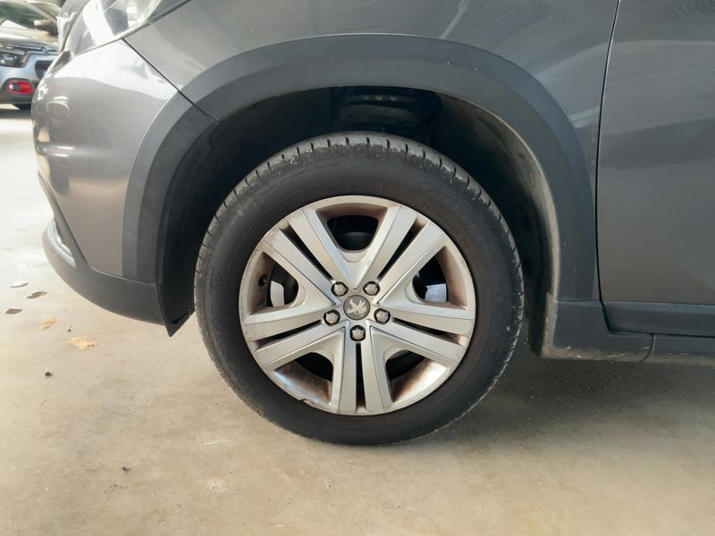 Peugeot 2008 1.2 PureTech Signature 2019 – снимка 3