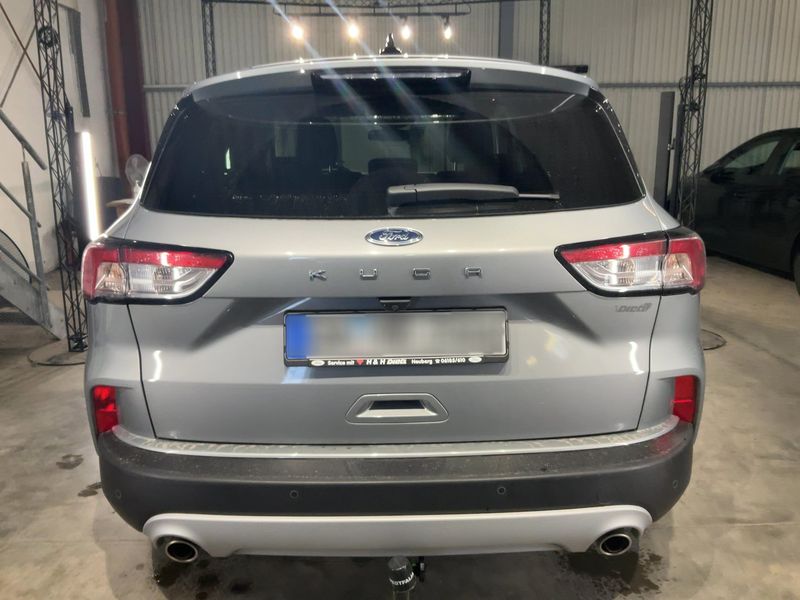 Ford Kuga 1.5 EcoBoost Titanium X — zdjęcie 5