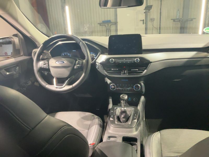 Ford Kuga 1.5 EcoBoost Titanium X — zdjęcie 12