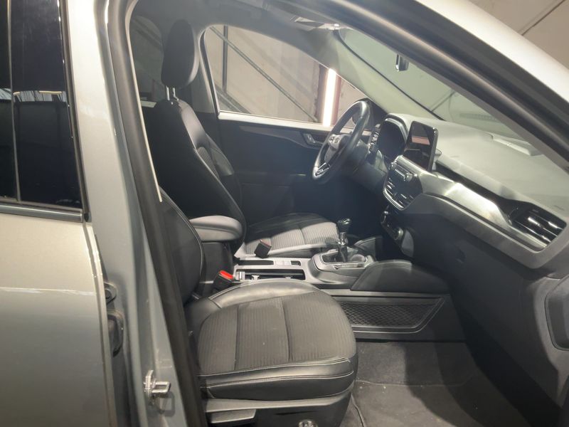 Ford Kuga 1.5 EcoBoost Titanium X — zdjęcie 11