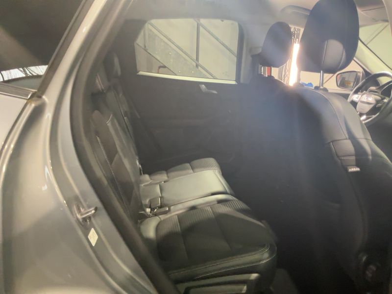 Ford Kuga 1.5 EcoBoost Titanium X — zdjęcie 14