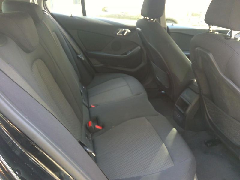 BMW 1er 116d Advantage 2019 – снимка 8
