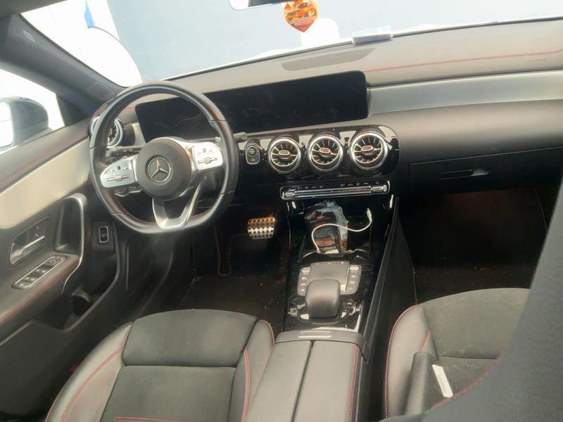 Mercedes-Benz CLA-Klasse CLA 200 d Shooting Brake AMG Line — zdjęcie 12