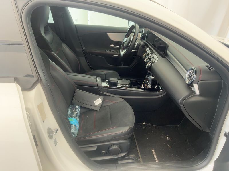 Mercedes-Benz CLA-Klasse CLA 200 d Shooting Brake AMG Line — zdjęcie 11