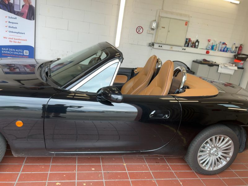 Mazda MX-5 1.9 Roadster — zdjęcie 4