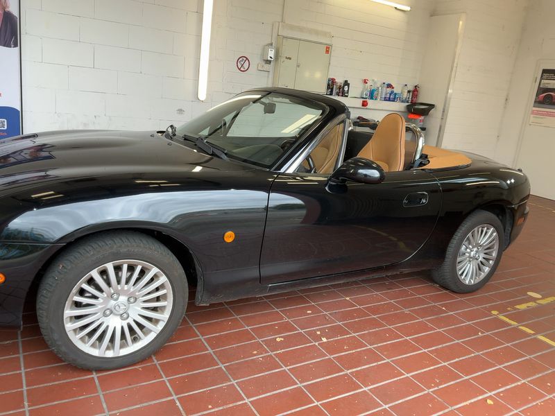 Mazda MX-5 1.9 Roadster — zdjęcie 2