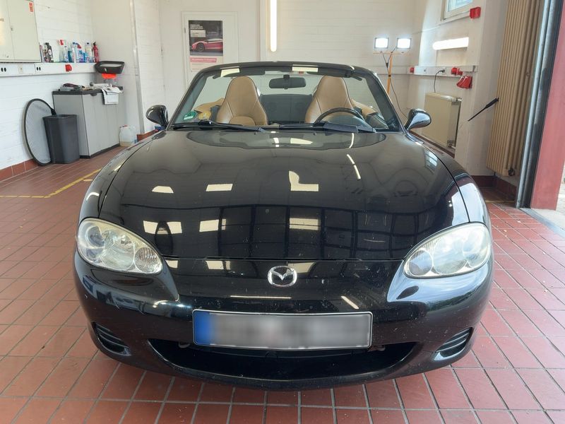 Mazda MX-5 1.9 Roadster — zdjęcie 9