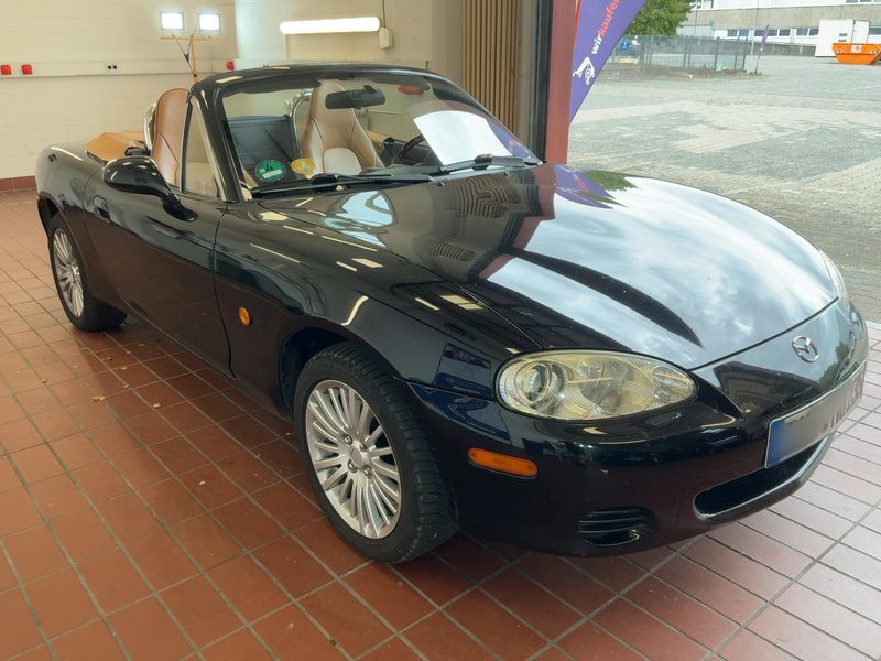 Mazda MX-5 1.9 Roadster — zdjęcie 8