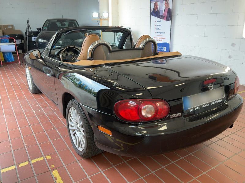 Mazda MX-5 1.9 Roadster — zdjęcie 3