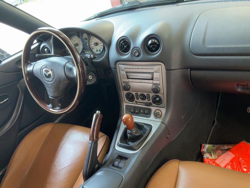 Mazda MX-5 1.9 Roadster — zdjęcie 12