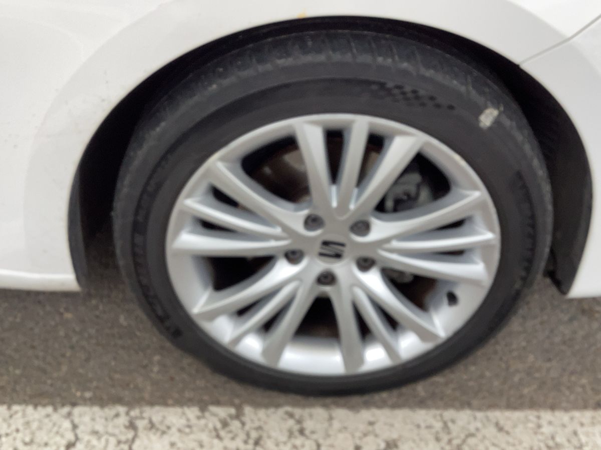 Seat Leon 2023 — photo 12