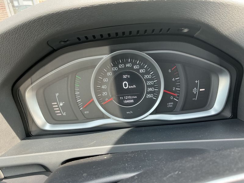 Volvo V60 1.6 D Momentum 2013 – снимка 19