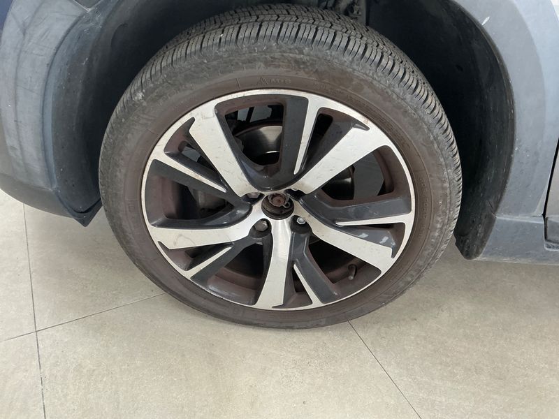 Peugeot 2008 1.2 PureTech Allure 2017 – снимка 26