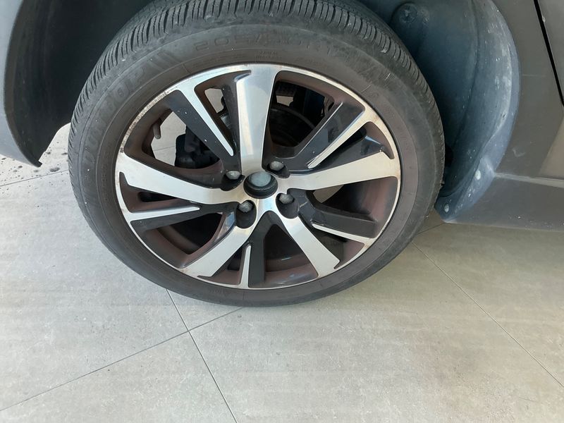 Peugeot 2008 1.2 PureTech Allure 2017 – снимка 22