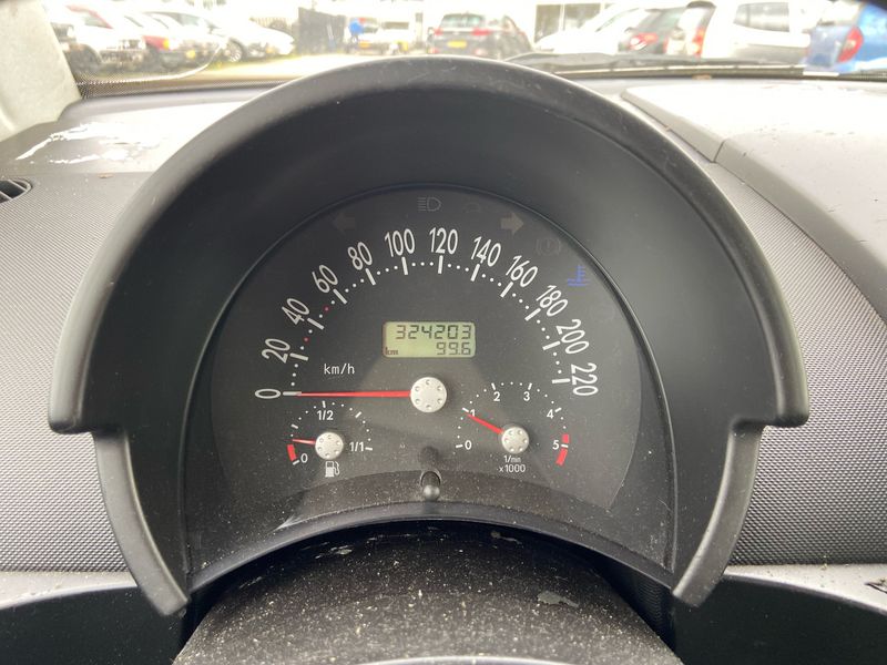 Volkswagen New Beetle 1.9 TDI — zdjęcie 12