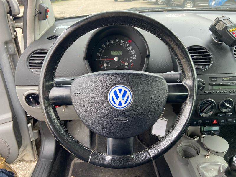Volkswagen New Beetle 1.9 TDI — zdjęcie 24
