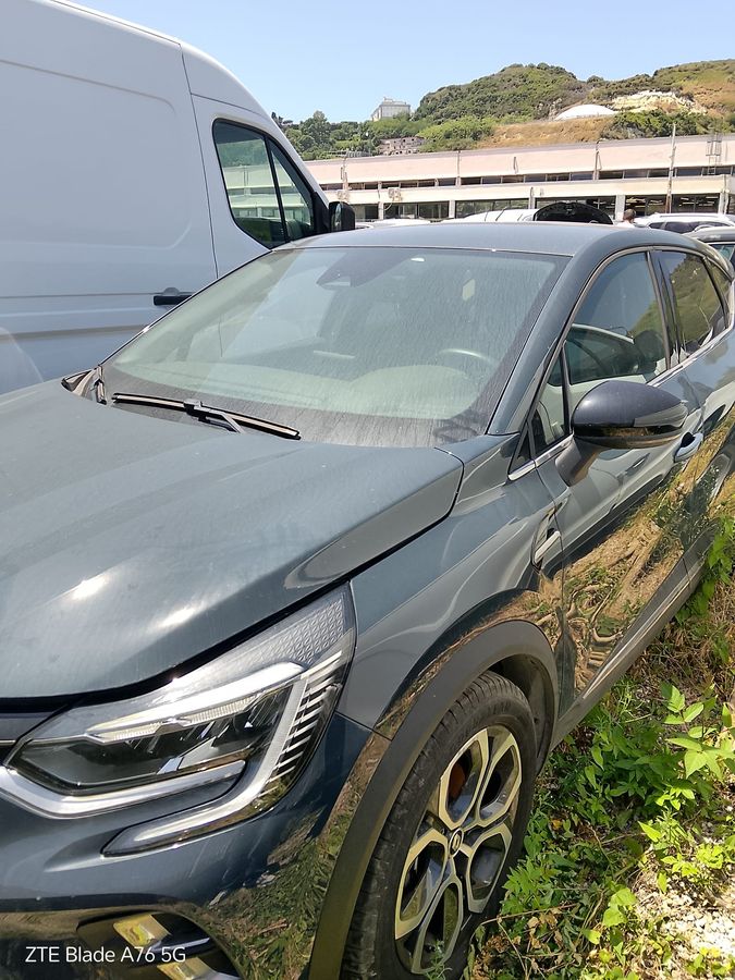 Renault Captur 2022 — photo 1