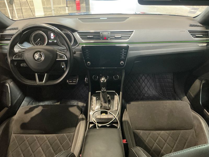 Skoda Superb 1.4 TSI ACT SportLine — zdjęcie 12