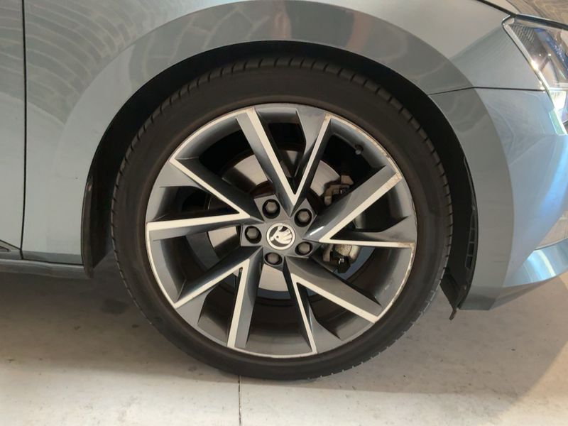 Skoda Superb 1.4 TSI ACT SportLine 2018 – снимка 11