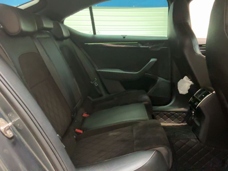 Skoda Superb 1.4 TSI ACT SportLine — zdjęcie 14